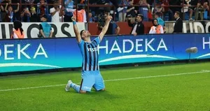 Bakasetas’ın boynundaki görüntü dikkat çekti