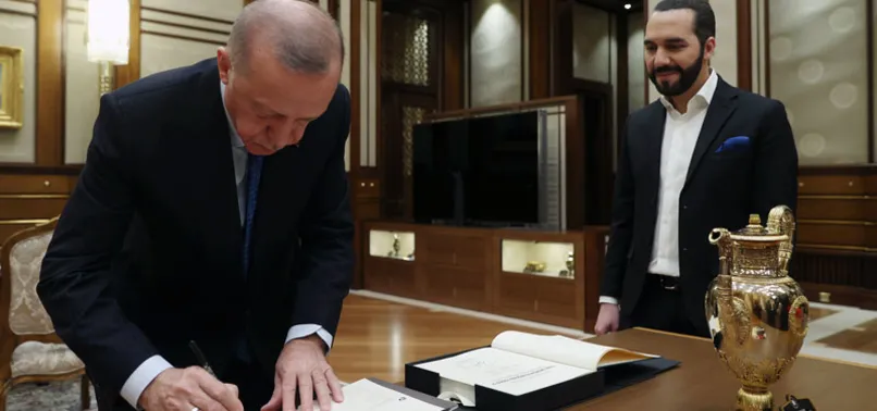 Başkan Erdoğan'dan El Salvador Cumhurbaşkanı'na kitap hediyesi