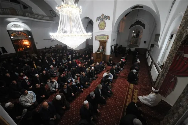 regaip-gecesi-ne-zaman-hangi-gun-2023-uc-aylar-baslangici-regaip-kandili-hangi-tarihe-denk-geliyor-diyanet-tak-1674287666991.jpg Regaip Kandili ne zaman, ayın kaçında? 2023 Diyanet takvimi: Regaip gecesi hangi tarihte idrak edilecek? - 4