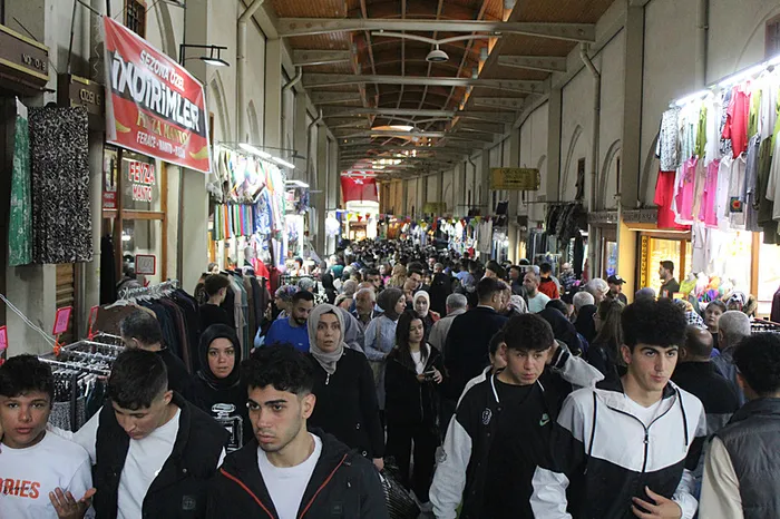 500 yıllık tarihi çarşıda Ramazan Bayramı yoğunluğu - 1