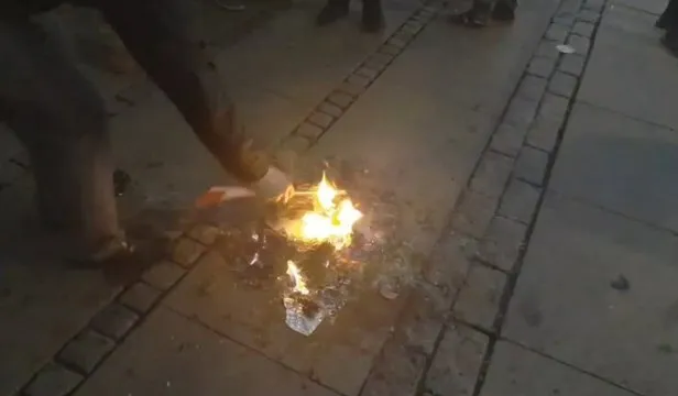 Danimarka'da Kur'an-ı Kerim yaktılar - 1