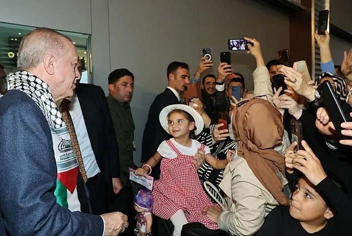 Başkan Erdoğan’dan Gazze konusunda tarihi sözler: Erdoğan’ın kalbine de kavline de zincir vuramazsınız