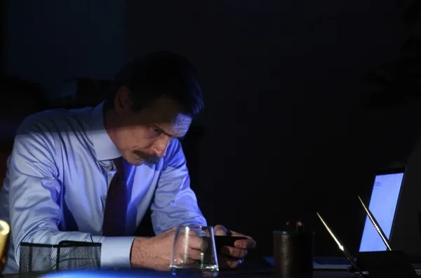 Hakim dizisi 3. bölüm izle | Ömer Arif şantajcıyı öldürdü