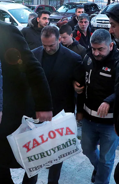 Son dakika: Yalova Belediyesi’ndeki skandal! Gözaltına alınan Belediye Başkan Yardımcısı Halit Güleç adliyede!