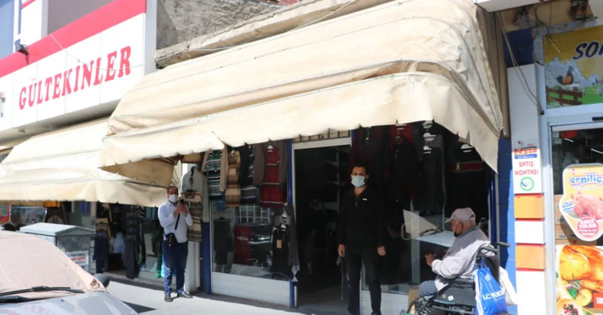 Tenteyi 2 aydır kıpırdatmıyor! Nedeni yürekleri ısıttı