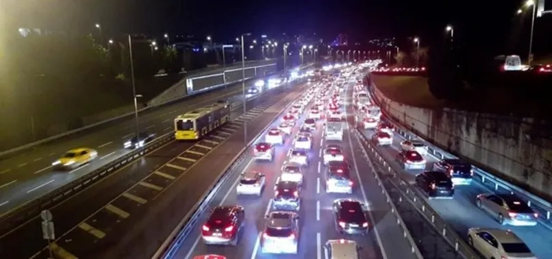 Son dakika: Sokağa çıkma kısıtlamasının ardından İstanbul'da trafik yoğunluğu