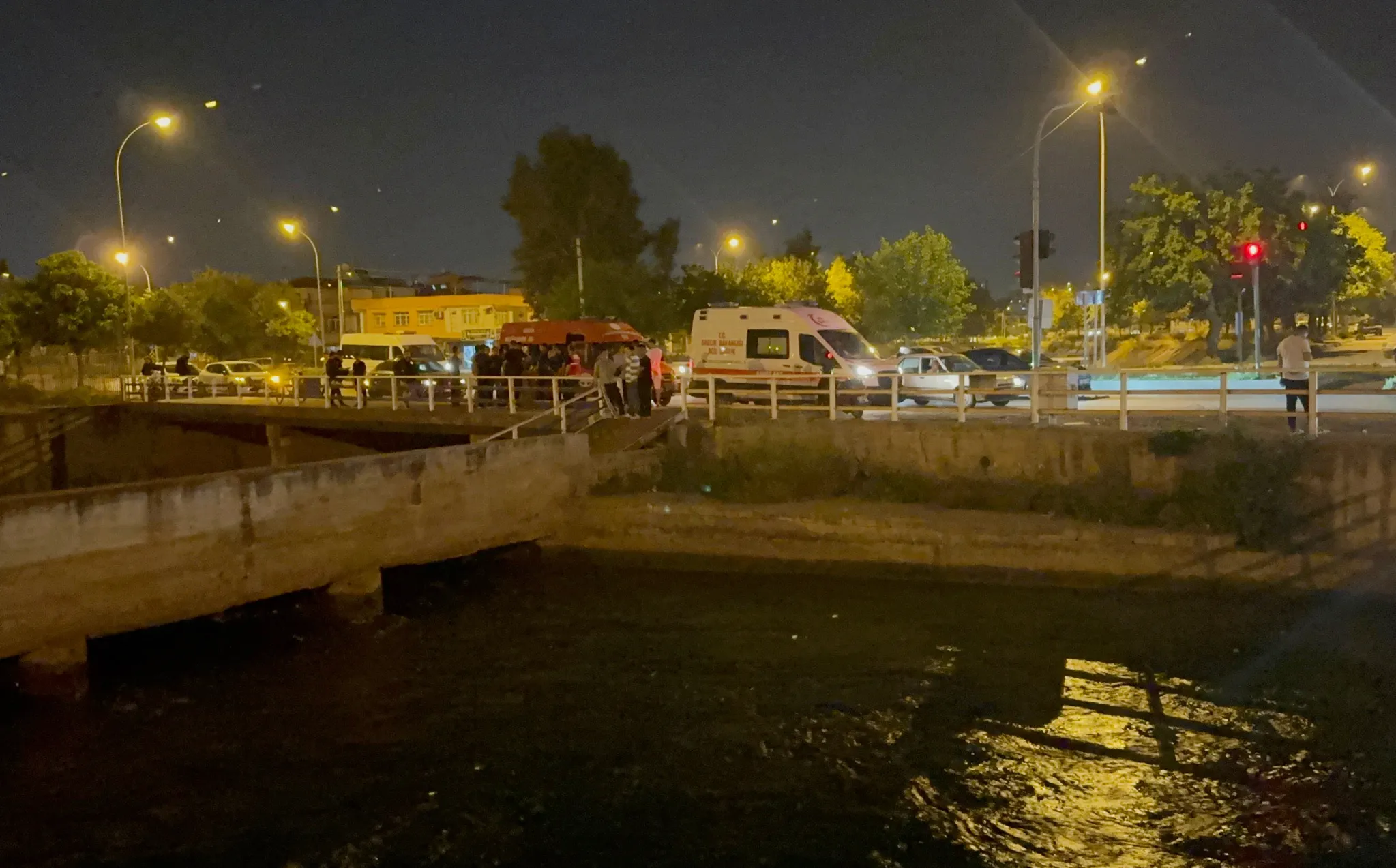 Adana'da korkunç olay: Sulama kanalına düşen genç kayboldu