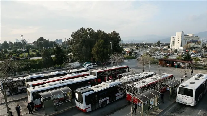son-dakika-izmirde-ulasima-yuzde-38-zam-1646844097981.jpg Son dakika: İzmir'de ulaşıma yüzde 38 zam - 1