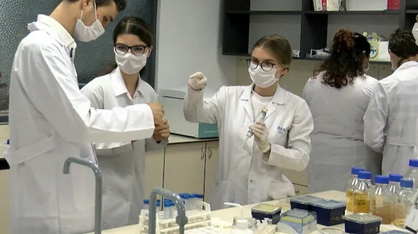 istanbul-valisi-ali-yerlikayadan-asi-aciklamasi-bu-sabah-itibariyle-yuzde-71e-cikti-ama-yeterli-gormuyoruz-1615915434154.jpg İstanbul Valisi Ali Yerlikaya'dan aşı açıklaması! "Bu sabah itibariyle yüzde 71'e çıktı ama yeterli görmüyoruz" - 4