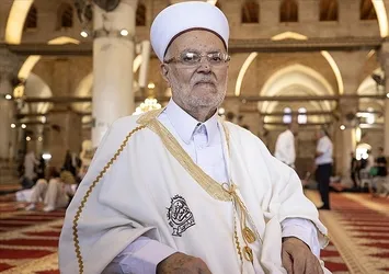 İşgalci İsrail’in skandalları son bulmuyor! Mescid-i Aksa İmam Hatibi soykırımcıların hedefine girdi