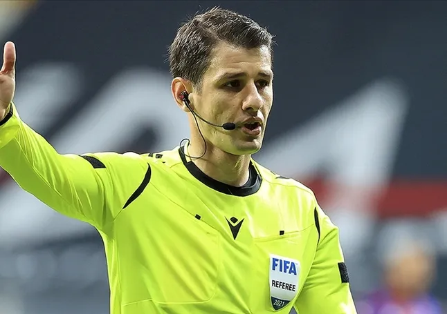 Son dakika: Galatasaray-Trabzonspor derbisinin hakemi açıklandı! MHK'dan dikkat çeken Ali Palabıyık kararı