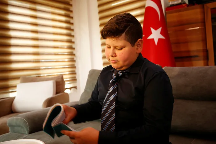 Dışişleri Bakanı Mevlüt Çavuşoğlu koltuğunu şehit çocuğuna devretti - 3