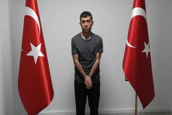 son-dakika-mit-irakin-kuzeyindeki-pkknin-suikast-biriminde-sozde-komutan-olan-burhan-picaki-turkiyeye-getirdi-1666333961569.jpg Son dakika: MİT Irak'ın kuzeyindeki PKK'nın suikast biriminde sözde komutan olan Burhan Piçak'ı Türkiye'ye getirdi - 1