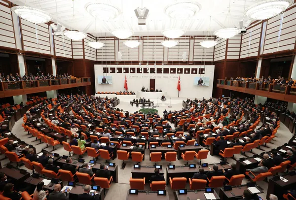 torba-yasayla-borclar-siliniyor-calisana-elektrik-ve-gaz-destegi-geliyor-1664778021050.jpg Torba yasayla borçlar siliniyor, çalışana elektrik ve gaz desteği geliyor! - 7