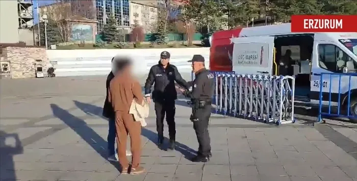 Bakan Yerlikaya duyurdu! Bayram tatilinde 2 bin 101 düzensiz göçmen yakalandı