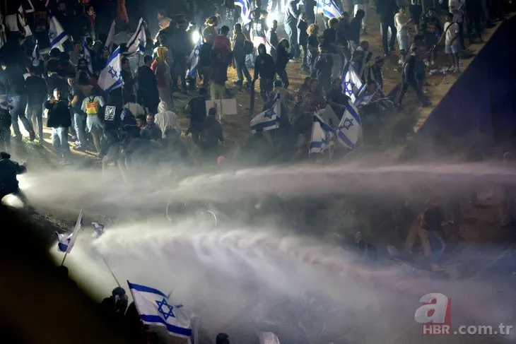 İsrail’de yargı reformu protestoları | Netanyahu’nun evinin önündeki barikat yıkıldı! İç savaş tehlikesi: Yüz binler sokağa döküldü! İşte İsrail’deki son durum