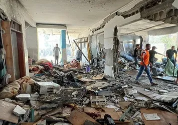 Katil İsrail kana doymuyor! Sahra hastanesine bomba yağdırdı