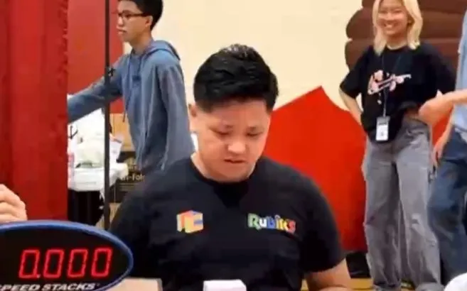 Rubik küpünde yeni dünya rekoru: 3,13 saniye! Max Park adını tarihe yazdırdı! Max Park kimdir? Who is Max Park? How old are you Max Park? - AHaber Video İzle