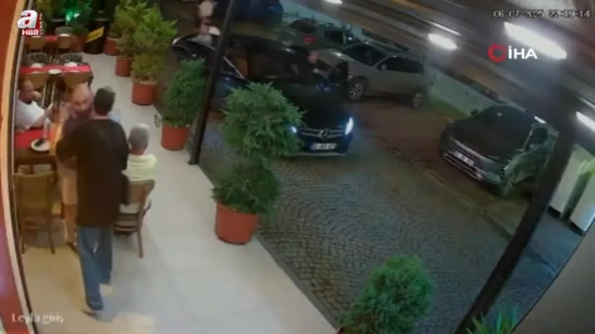 Samsun'da silahlı çatışma kamerada: 2 kişi yaralandı