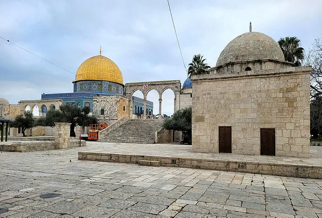 İsrail polisinden Cuma namazına biber gazlı müdahale! A Haber ekibi atılan gazdan etkilendi