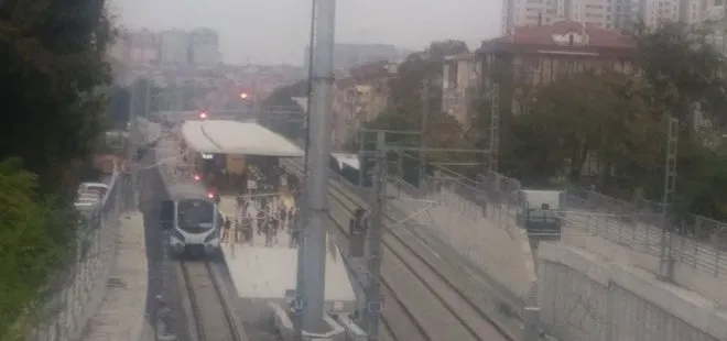 Son dakika: Köprü altındaki yangın Marmaray seferlerini aksattı