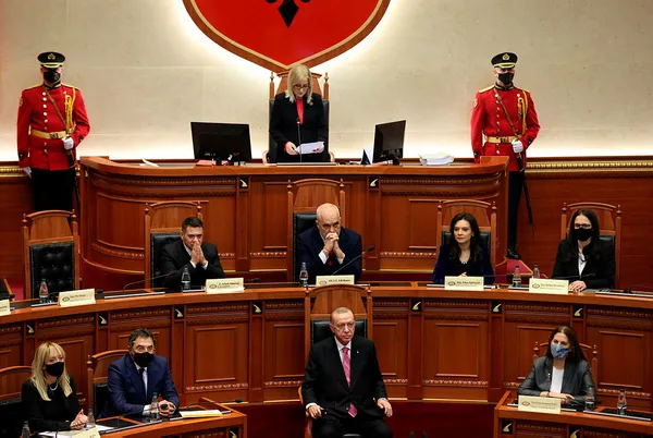 Başkan Recep Tayyip Erdoğan’dan Arnavutluk Meclisi’nde son dakika açıklamaları