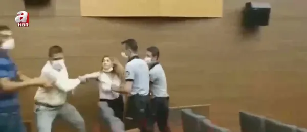 tacize-tecavuze-sessiz-kalan-chp-kendine-tepki-gosteren-kadinlari-da-darp-ediyor-iste-chpnin-kadina-siddet-vakalari-1630482863733.jpg Tacize tecavüze sessiz kalan CHP kendine tepki gösteren kadınları da darp ediyor! İşte CHP'nin kadına şiddet vakaları - 4