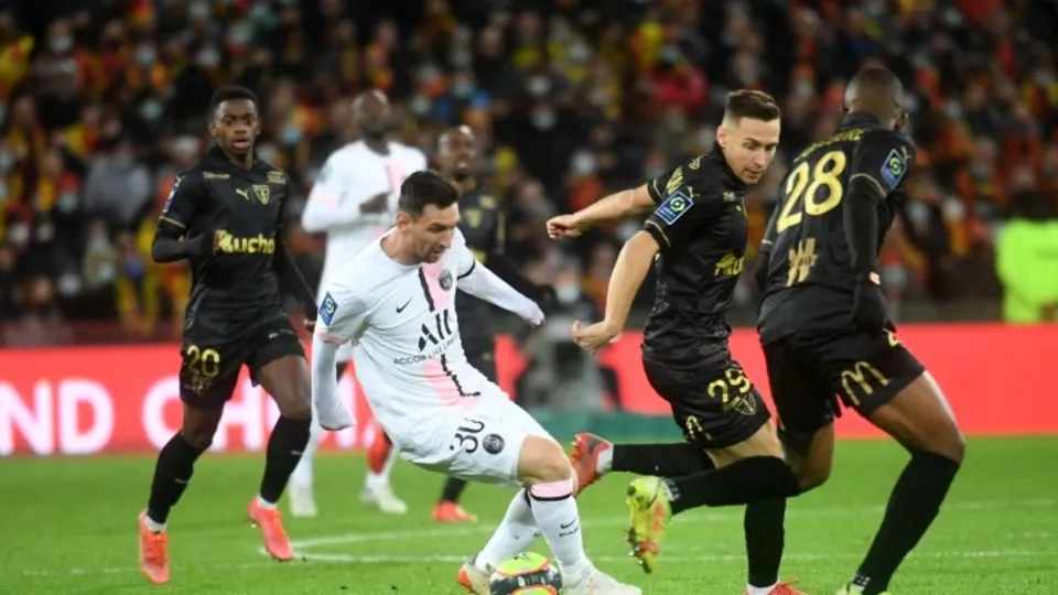 Messi'li PSG Lens karşısında beraberliği 90+2'de yakaladı
