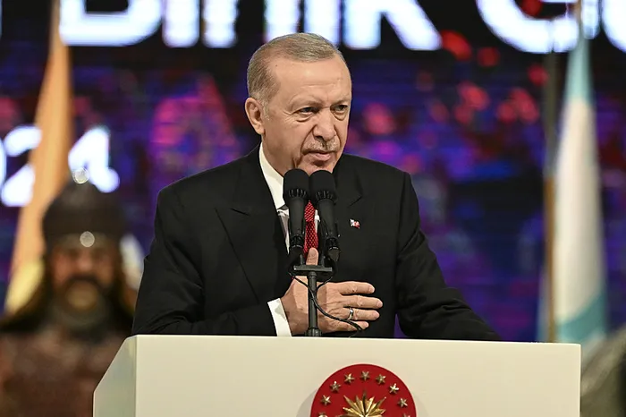 kulliyede-15-temmuzu-anma-programi-baskan-erdogan-onemli-aciklamalarda-bulundu-1721070507959.jpg Başkan Erdoğan 15 Temmuz Demokrasi ve Milli Birlik Günü Anma Programı'nda önemli açıklamalarda bulundu - 1