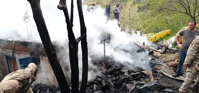 Kemaliye’de 1 ev yandı