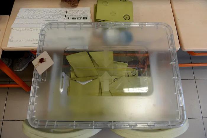 Son dakika: YSK’dan ’mühürlü zarf’ kararı