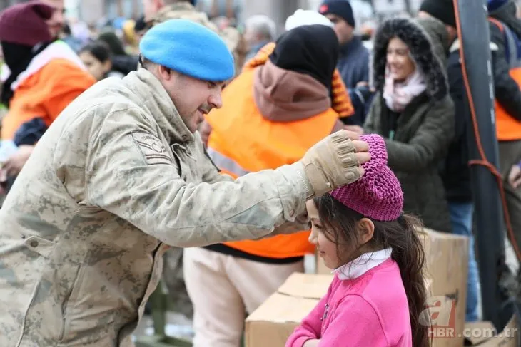 Kahramanmaraş merkezli deprem bölgelerine yardım akıyor