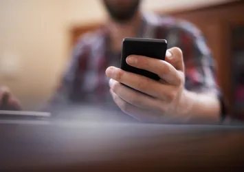 Irak'ta akıllı telefon yasağı