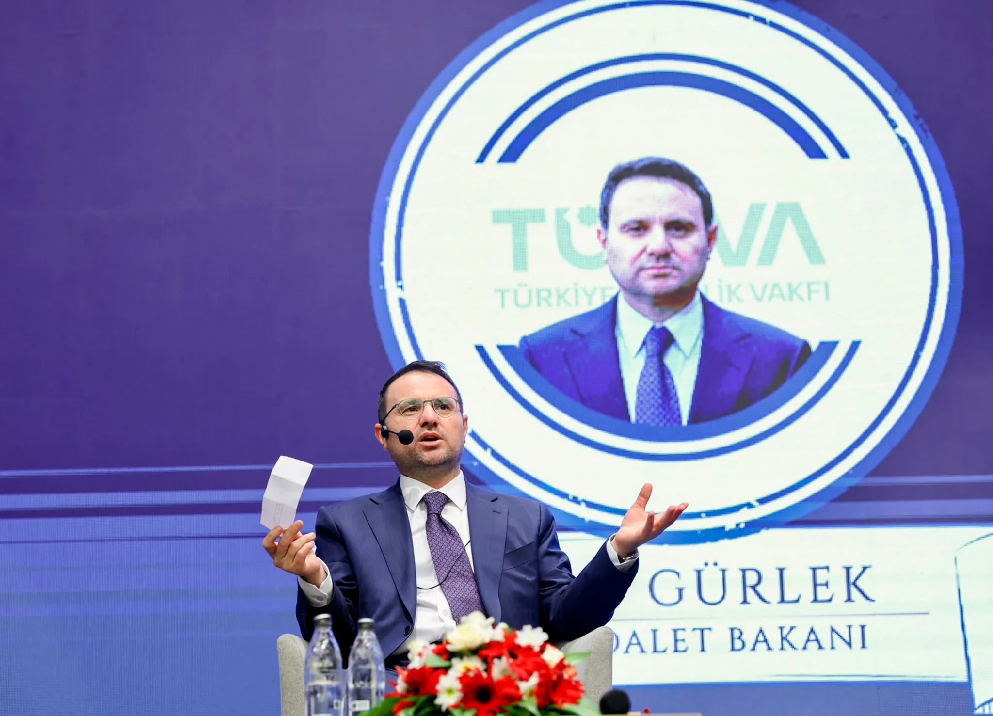 Adalet Bakanı Akın Gürlek'ten gençlere net mesaj: