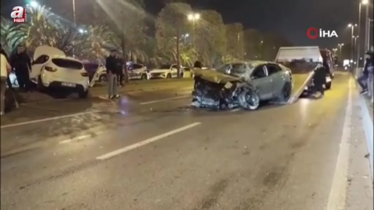 Kartal'da zincirleme kaza: 5 kişi yaralandı