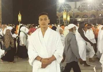 Mesut Özil ve Jerome Boateng ırkçıların hedefinde