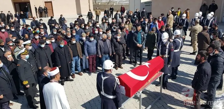 Bitlis şehitlerine veda! Gözyaşları sel oldu