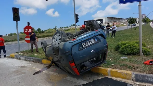 samsunda-feci-kaza-kavsakta-otomobiller-carpisti-6-kisi-yaralandi-1657283737597.jpg