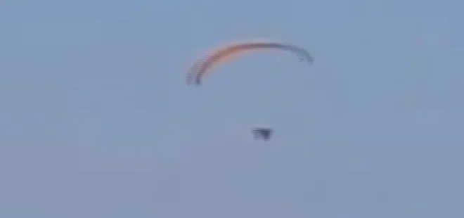 Rüzgara kapılan Türk paraşütçü Lübnan’a iniş yaptı!