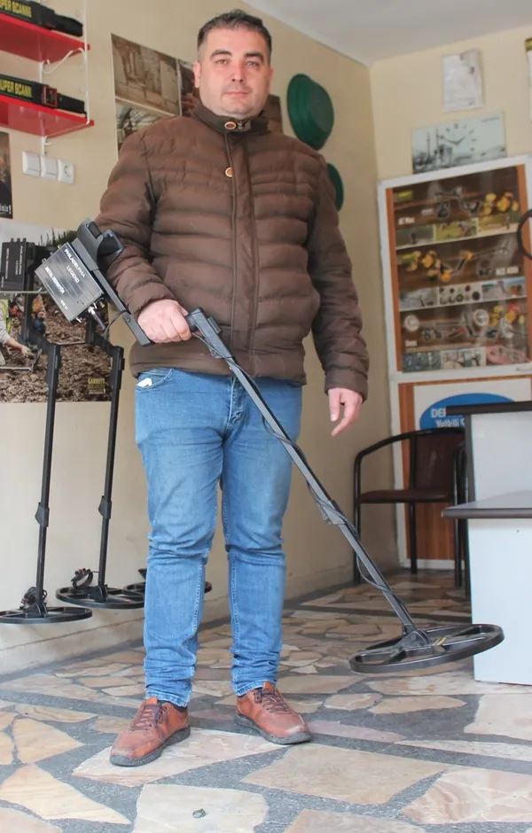 2-sene-once-basladi-tek-basina-uretip-dunyaya-satiyor-1645526113918.jpg 2 sene önce başladı: Tek başına üretip dünyaya satıyor - 3
