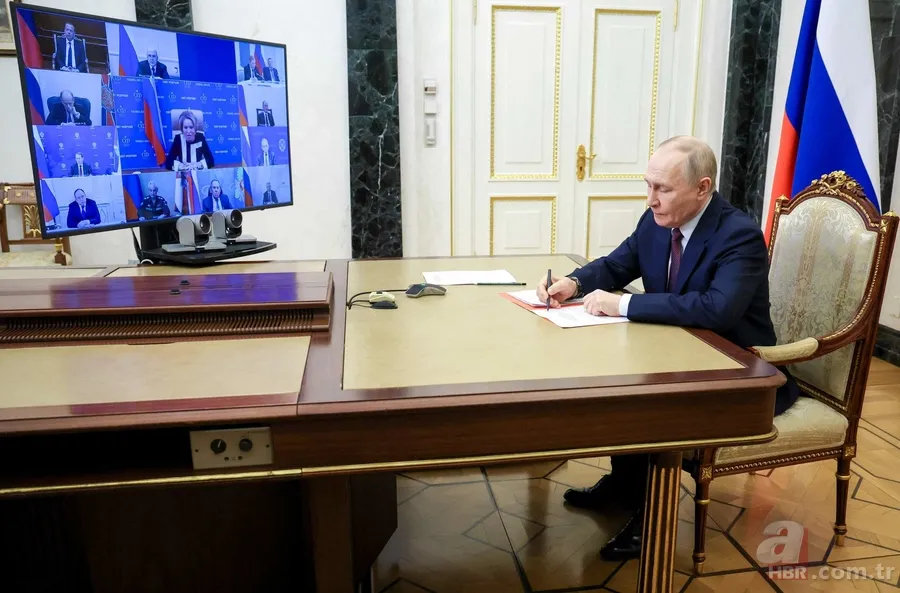 ABD Başkanı Trump peşinde: Putin Grönland için fiyat verdi 5