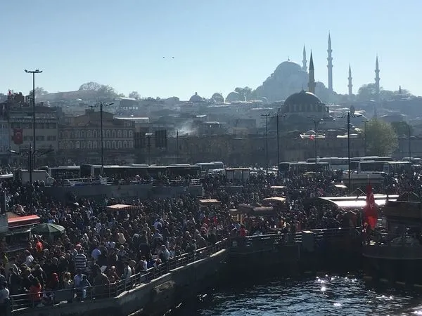 İstanbul'da balık-ekmek izdihamı - 1