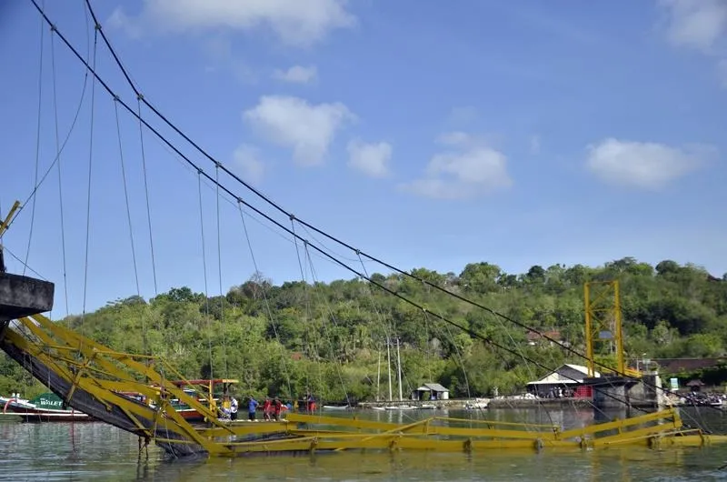 Bali’de asma köprü çöktü: 9 kişi öldü - 1