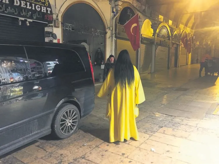Bülent Ersoy, Kapalıçarşı’yı açtırdı! - 1