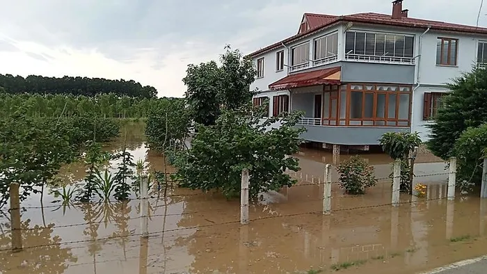 ordu-ve-samsunda-sel-fekaleti-1-kisi-hayatini-kaybetti-meteorolojiden-uyari-1720366801640.jpg Ordu ve Samsun'da sel felaketi! 1 kişi hayatını kaybetti | Meteoroloji'den uyarı - 6