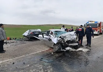 Ankara'da katliam gibi kaza! İki araç kafa kafaya çarpıştı: 2'si çocuk 6 ölü, 3 ağır yaralı