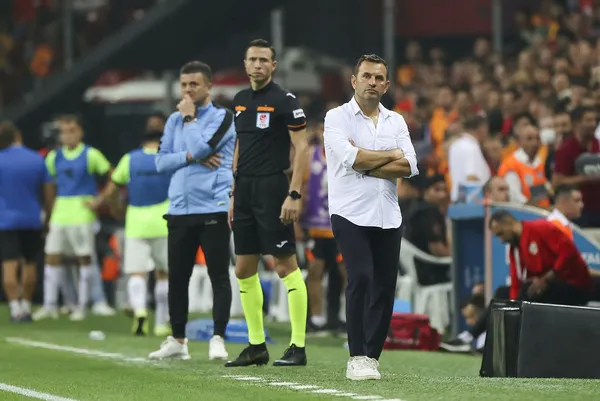 okan-buruktan-giresunspor-maci-sonrasi-hakeme-sert-sozler-galatasaray-karsisinda-bir-hakem-vardi-1660428170056.jpg Okan Buruk'tan Giresunspor maçı sonrası hakeme sert sözler: Galatasaray karşısında bir hakem vardı - 4