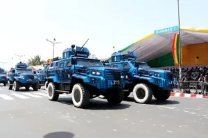Askeri geçitte dikkat çeken an: Türk zırhlıları...