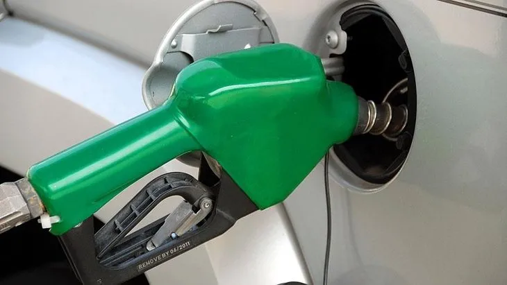 Benzine 28 kuruş zam var mı? İstanbul, Ankara, İzmir, Antalya benzin fiyatları ne kadar? 1 LT benzin kaç TL?