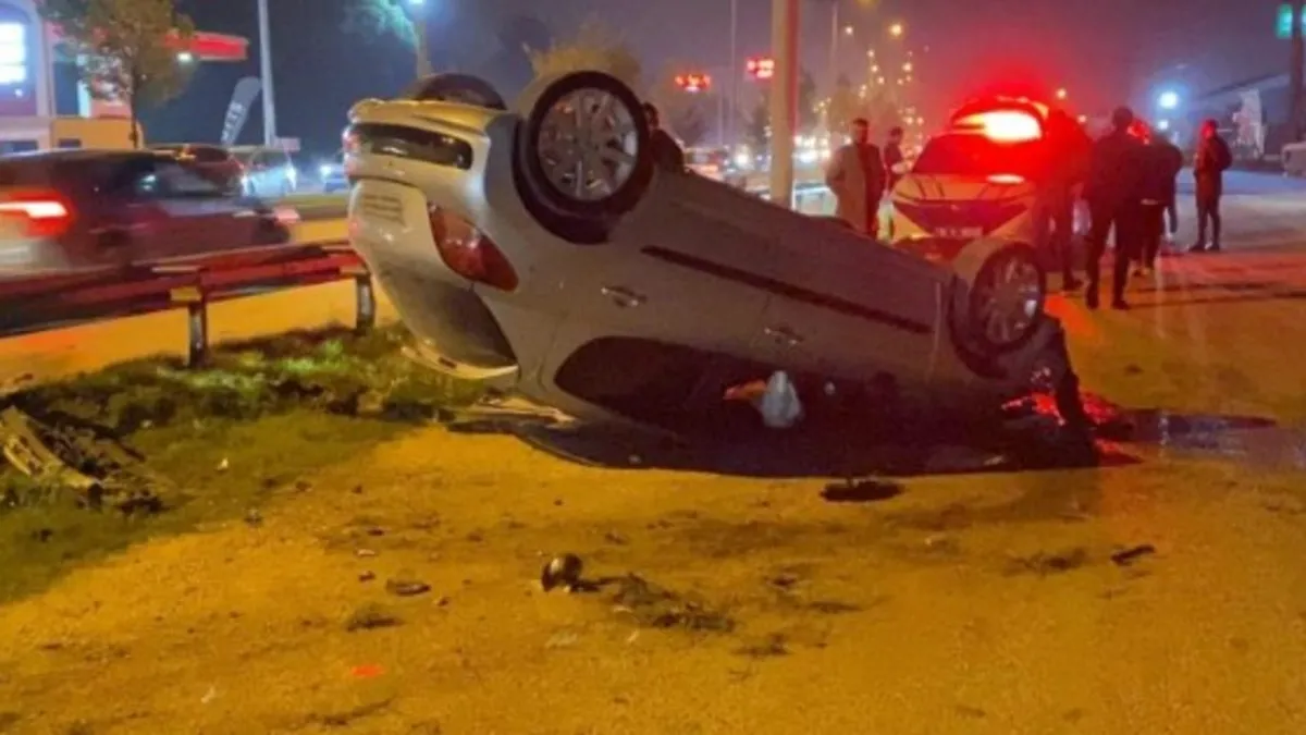 Bursa'da feci kaza: Otomobil takla attı